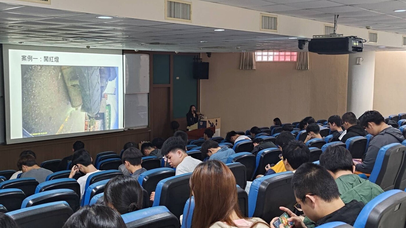 1141120114-1學期交通安全重點系所入班宣導-2圖片