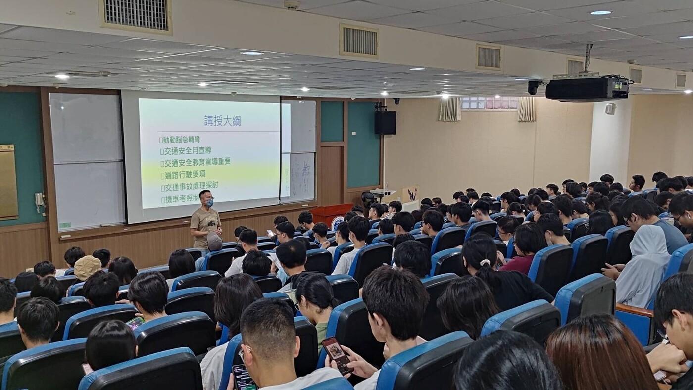 1141027114學年新生交通安全入班宣導-2圖片