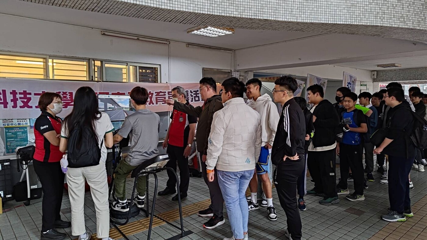 1140313授課講師向學生說明模擬機臺組成及操作方式-4圖片