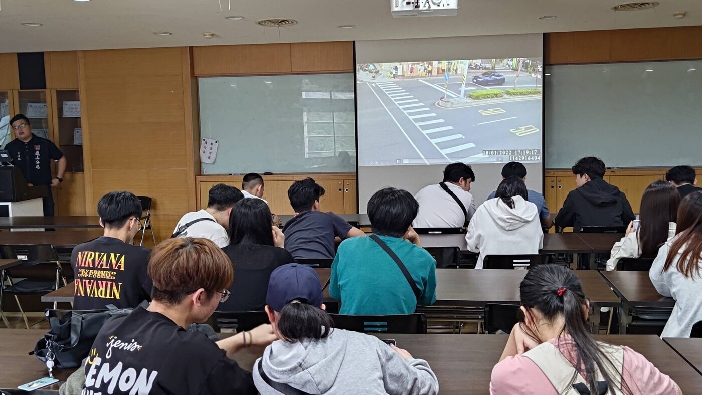 1140508企管系入班宣導圖片